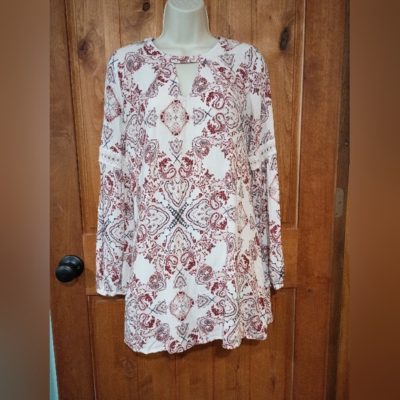 hint of mint Dresses & Skirts - Hint of‎ Mint Red and White Patterned Mini Dress